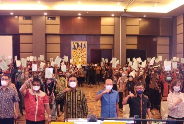 Wakil Ketua Komisi II DPR RI Serahkan 100 Sertifikat Tanah di Kabupaten Bekasi
