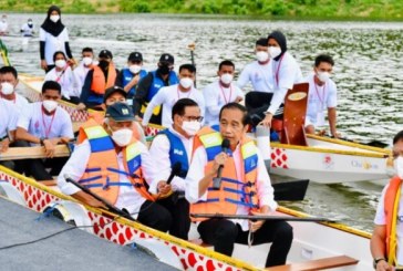 Berbeda dari Biasanya! Menumpang Perahu Naga, Jokowi Resmikan Bendungan Ladongi di Kolaka Timur