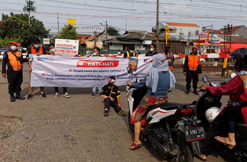 PT KAI Daop 1 Jakarta Gencar Lakukan Sosialisasi di Pelintasan Sebidang