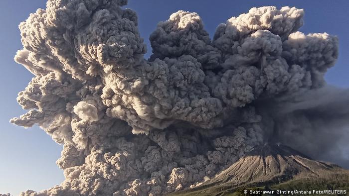 Bahaya Abu Vulkanik Gunung Meletus Bagi Kesehatan