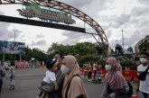 Sandiaga Sebut Pengunjung Taman Margasatwa Ragunan Sudah Patuh Soal Jam Operasional