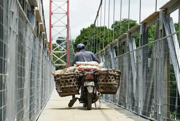 Mantap! Jembatan Gantung Desa Tambangan Permudah Akses Warga