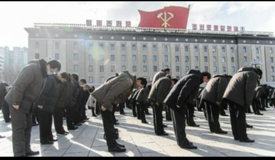 Rayakan Imlek, Warga Korut Sembah Patung Keluarga Rezim Kim Jong-un