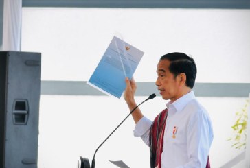 Presiden Serahkan SK Hutan Sosial dan TORA 20 Provinsi