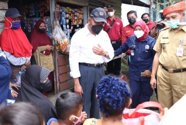 Muhadjir Tinjau Langsung Bansos di Pekanbaru untuk Pastikan Penyaluran Tepat Sasaran