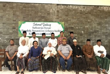 Harlah KH Anwar Manshur ke-84 Tahun, Para Alumni Ponpes Lirboyo Malang Raya Ucapkan Selamat