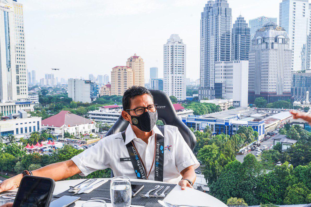 Sandiaga Apresiasi Kehadiran Lounge In The Sky Indonesia Sebagai Destinasi Baru di Jakarta