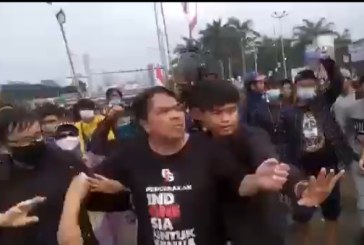 Ade Armando Jadi Korban Pemukulan Massa Aksi Demo, Polisi: Sudah Mengamankan Pelaku