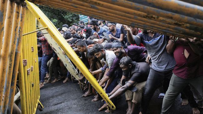 Ekonomi Buruk, Rumah PM Sri Lanka Digeruduk Mahasiswa Tuntut Mundur!