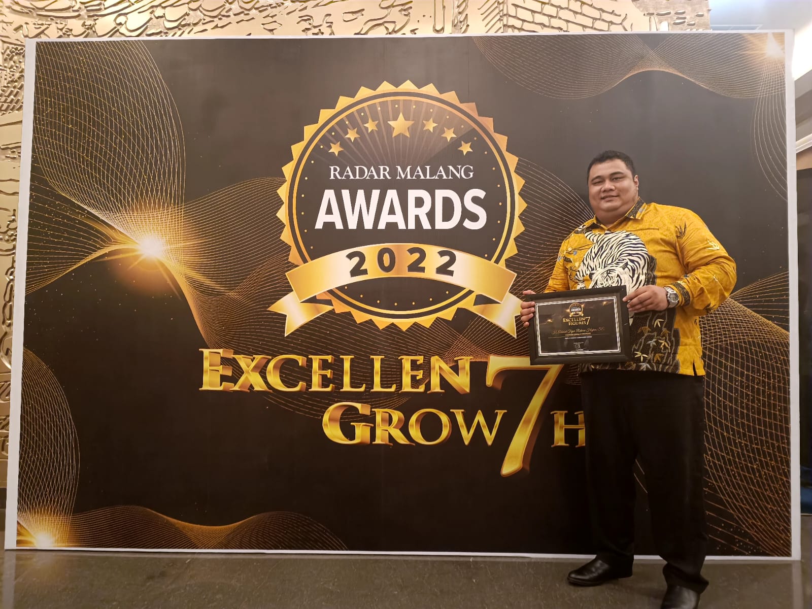 Founder Sekolah Rekreasi Achmad Fajar Ridwan Hisjam Raih Penghargaan Excellent Figgures