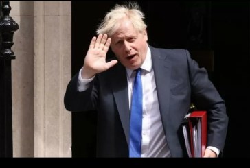 Terlibat Skandal, PM Inggris Lengser Setelah 50 Pejabat dan Menteri Mundur