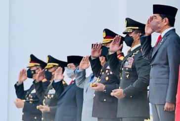 Jokowi Lantik 754 Perwira Remaja TNI dan Polri di Halaman Istana Merdeka