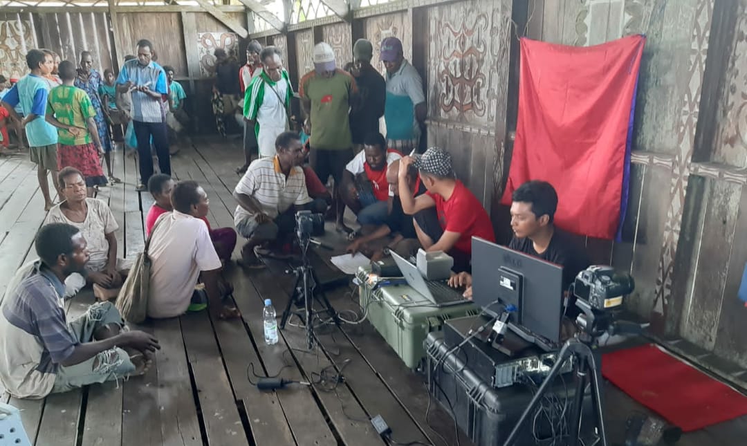 Di Wilayah Terpencil, Dukcapil Jemput Bola Layani Adminsitrasi Kependudukan di Papua