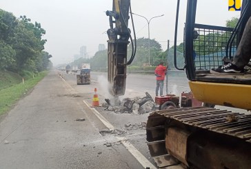 Tingkatkan Keselamatan Pengendara, Kementerian PUPR Lakukan Pemeliharaan Jalan Tol di Sejumlah Titik