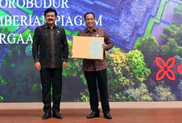 Menteri ATR/BPN Serahkan Sertifikat Candi Borobudur ke Kemendikbudristek