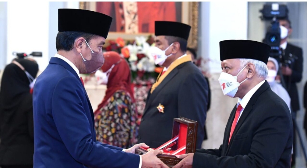 Jokowi Anugerahkan Tanda Kehormatan kepada 127 Tokoh