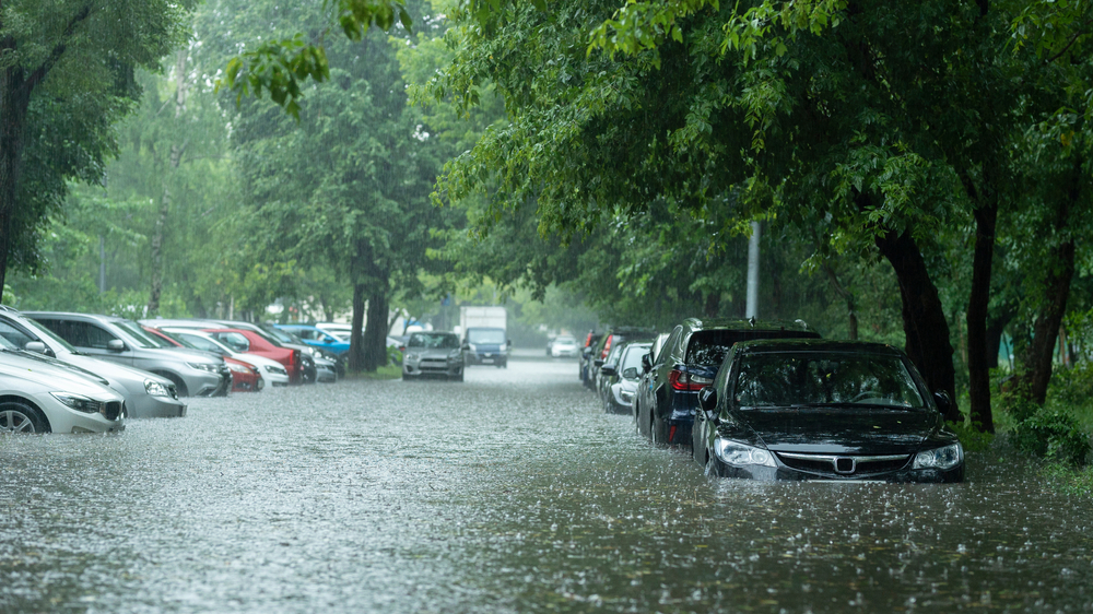 Musim Hujan Datang, Waspadai Lima Kerusakan yang Dapat Terjadi pada Mobil Akibat Banjir