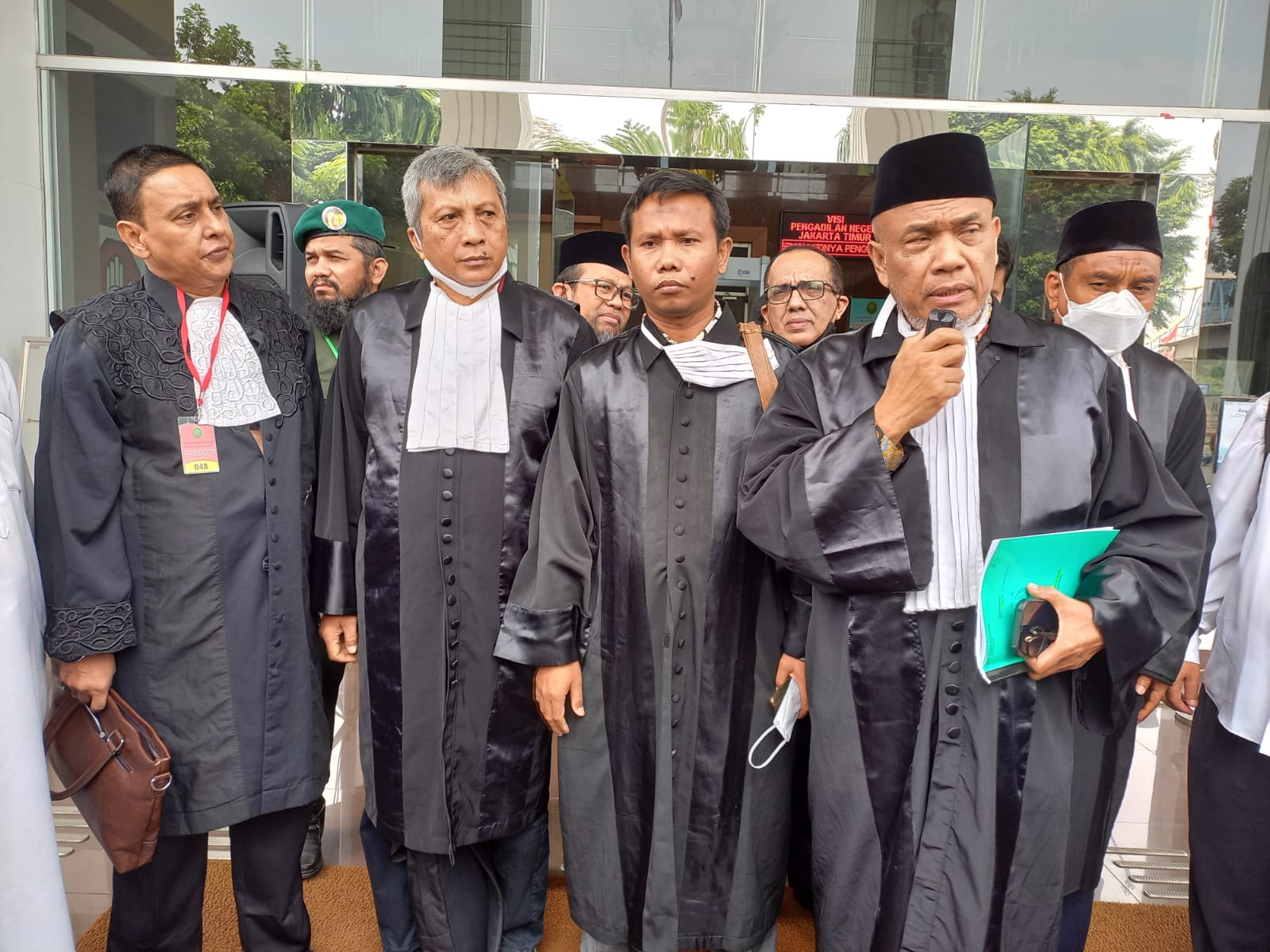 Densus 88 Halangi Keluarga Bertemu Terdakwa Usai Proses Pengadilan di PN Jaktim