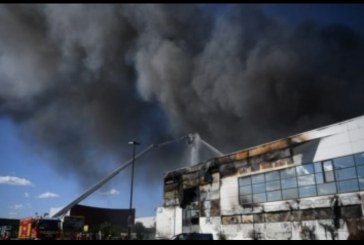 Pasar Makanan Terbesar di Dunia di Paris Terbakar