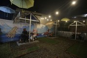 FOTO Mantan Pramugara Buka Rumah Makan Bebek Goreng Lado Ijo