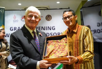 Sandiaga Resmikan Waroeng Windsor Bentuk Diplomasi Kuliner Indonesia di London