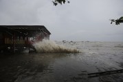 FOTO Suasana Pasca Banjir Rob di Tanjung Pasir