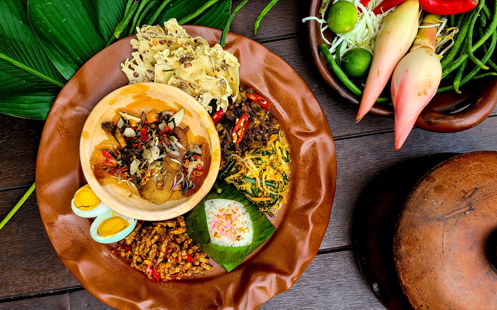 Harganya Relatif Murah! Nasi Kecombrang Bedugul, Sajian Nasi Campur Favorit Khas Bali