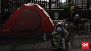 Korlap Aksi Pasang Tenda Tolak KUHP di DPR Mengaku Diintimidasi Polisi