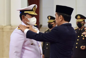 Jokowi Lantik Laksamana Yudo Margono sebagai Panglima TNI di Istana Negara