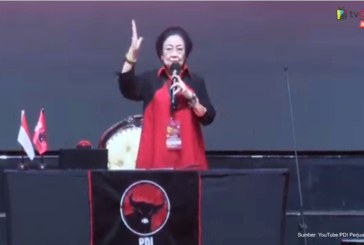 Megawati Ajarkan Kadernya Salam Baru di Acara HUT ke-50 PDI Perjuangan