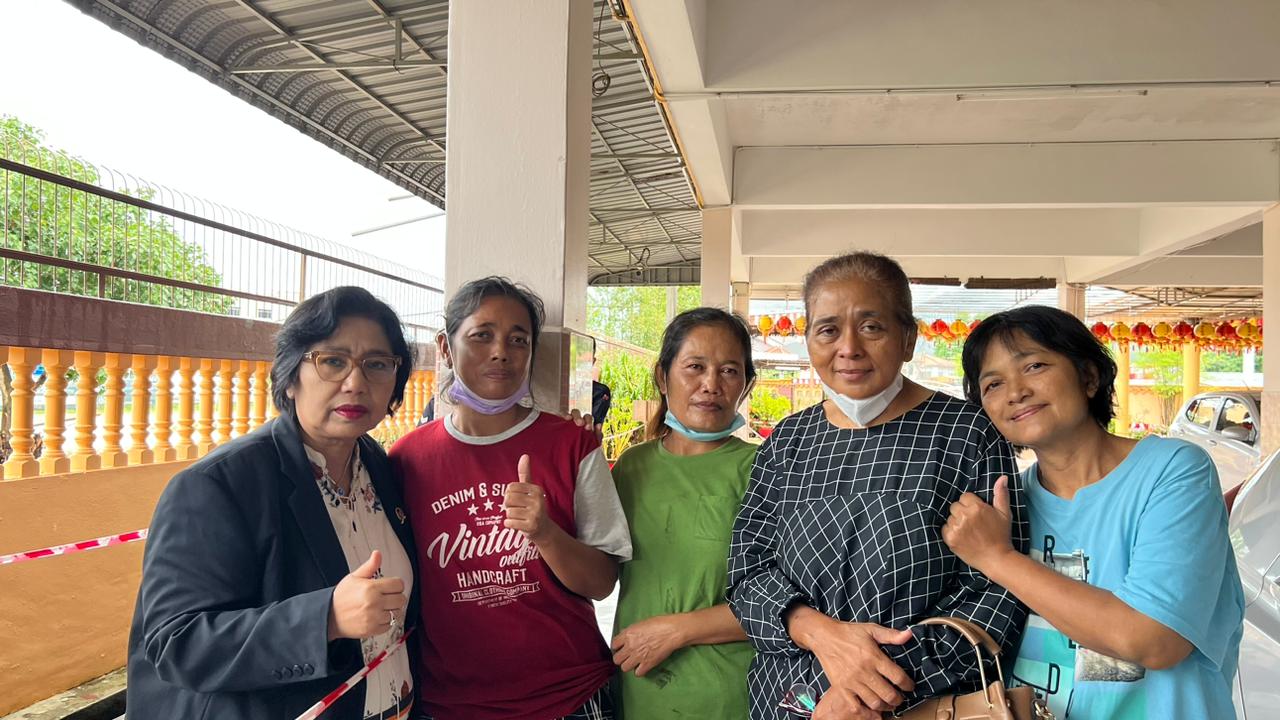 Bekerja Sama dengan Dubes Malaysia, Irma Suryani Chaniago Berhasil Pulangkan Empat PMI Ilegal