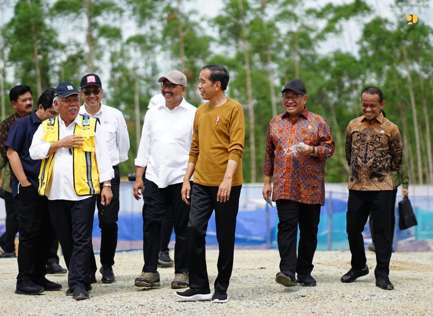 Menteri PUPR Dampingi Jokowi Tinjau Pembangunan Rumah Tapak Jabatan Menteri di IKN