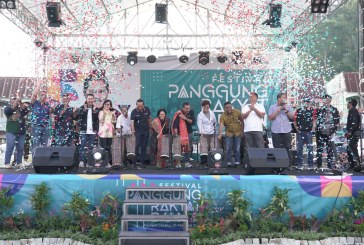 Pegadaian Berbagi Kebahagiaan Bersama Masyarakat Danau Toba di Acara Festival Panggung Rakyat BUMN