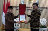 Menteri ATR/BPN Serahkan Dokumen Persetujuan Substansi RTRW Provinsi Jambi