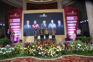 Bintang Puspayoga Dapat Penghargaan Best Ministers di Obsession Awards 2023