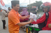 PKS Berbagi Takjil di Lampung Tengah