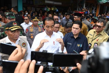 Jelang Lebaran, Muhadjir Effendy Dampingi Jokowi Cek Harga Kebutuhan Pokok di Pasar Kelapa Cilegon