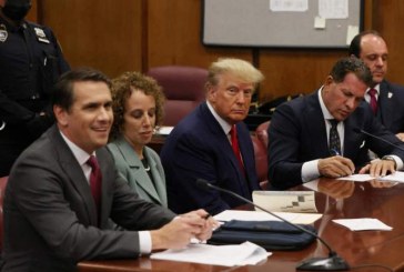 Mantan Presiden Trump Kecam Dakwaan Penipuan Bisnis sebagai Penghinaan
