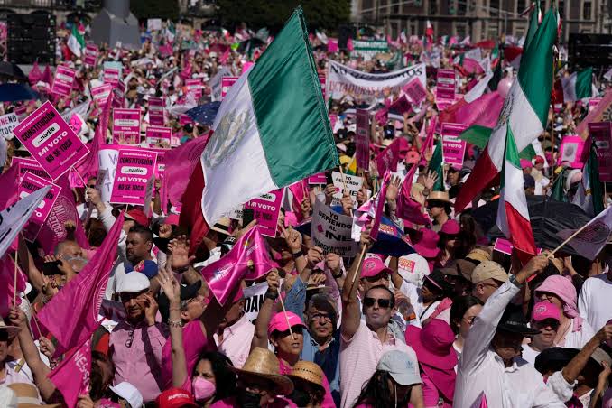 Ribuan Massa Demo Dukung MA Melawan Pemerintah Meksiko