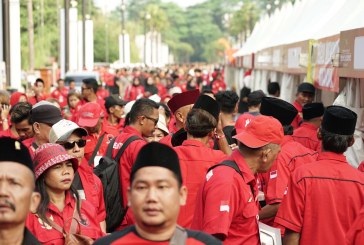 Ratusan Ribu Kader PDIP Semarakkan Puncak Bulan Bung Karno di GBK