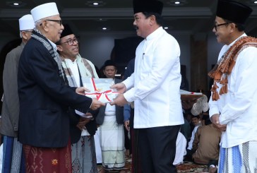 Menteri ATR/BPN Serahkan Sertifikat Tanah Wakaf pada Momen Iduladha di Kota Malang