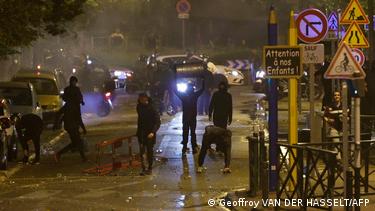 Bunuh Remaja “Melanggar” Lalu Lintas, Polisi Prancis Ditahan dan Didakwa Saat Aksi Demo Rusuh