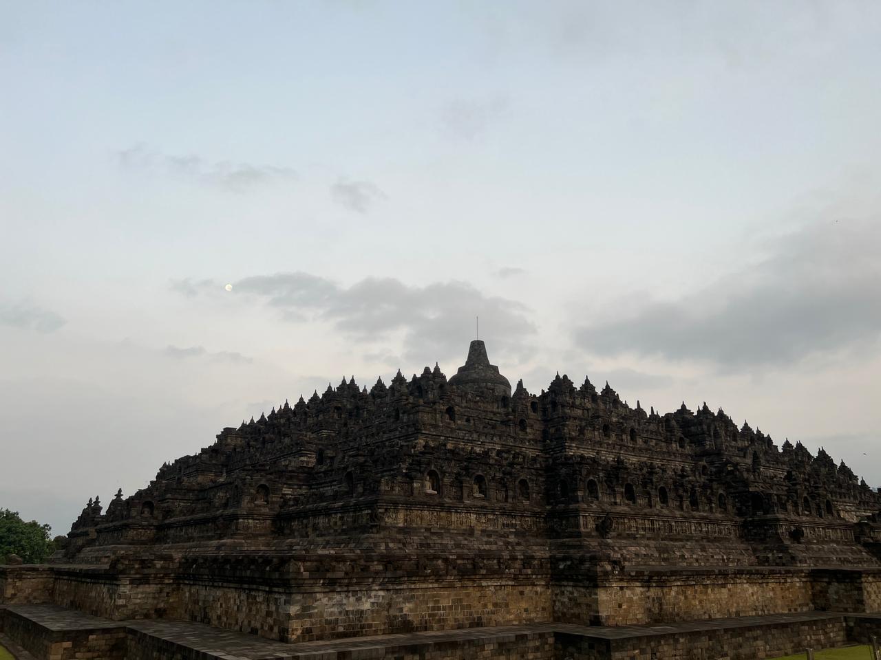 Arkeolog Tolak Pemasangan Chatra di Candi Borobudur, Kemenag Jelaskan Perspektif Keagamaannya