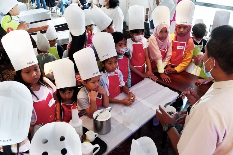 Rayakan HAN 2023, Swiss-Belboutique Yogyakarta Angkat Tema “Fun Cooking With Bernie”