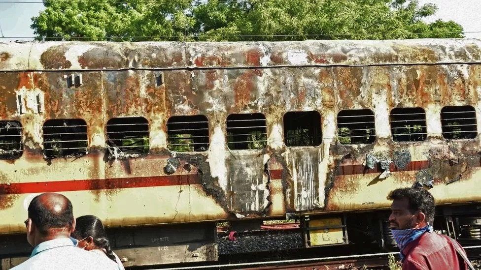 Tabung Gas Picu Kebakaran Kereta Api yang Mematikan di India