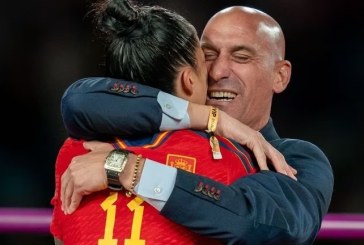 Cium Pemain di Piala Dunia Wanita, Ketua Sepak Bola Spanyol Diskors FIFA