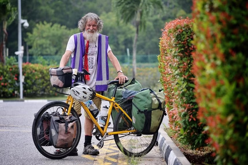 Warga Australia Berusia 65 Tahun Bersepeda Sejauh 9.000 Km dari Australia ke Singapura
