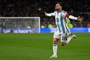 Lagi! Messi Cetak Gol Lewat Tendangan Luar Biasa