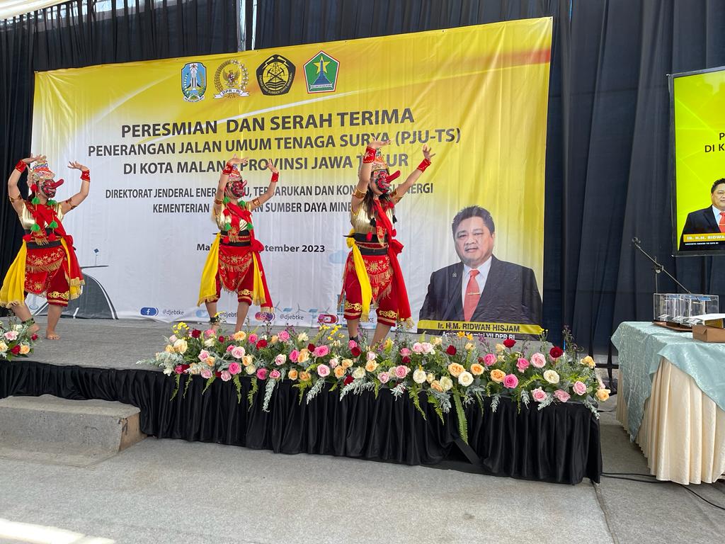 Serap Aspirasi, Ridwan Hisjam Resmikan PJU-TS di Kota Malang