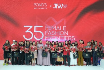35 Perempuan Terima Penghargaan dari Pond’s di Jakarta Fashion Week 2024